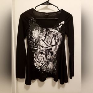V.1 Couture graphic long sleeve black & white shirt top rose butterfly Small